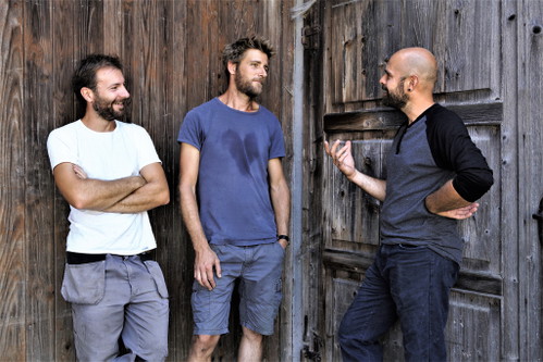 Francesco Vitali, David Geiger und Stephan Herter (v. l. n. r.) sind ein eingespieltes Team. Gemeinsam stellen sie einige der spannendsten Weine des Kantons Zürich her.