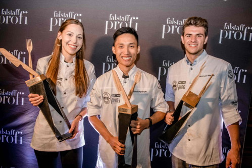 Sieger »Küche«: Anna Hofstätter (3. Platz), Minh Quang Nguyen (1. Platz) und Jann Luca Urbschat (2. Platz).