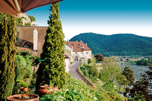 »Hotel Schloss Dürnstein« hat die schönste Donauterrasse.