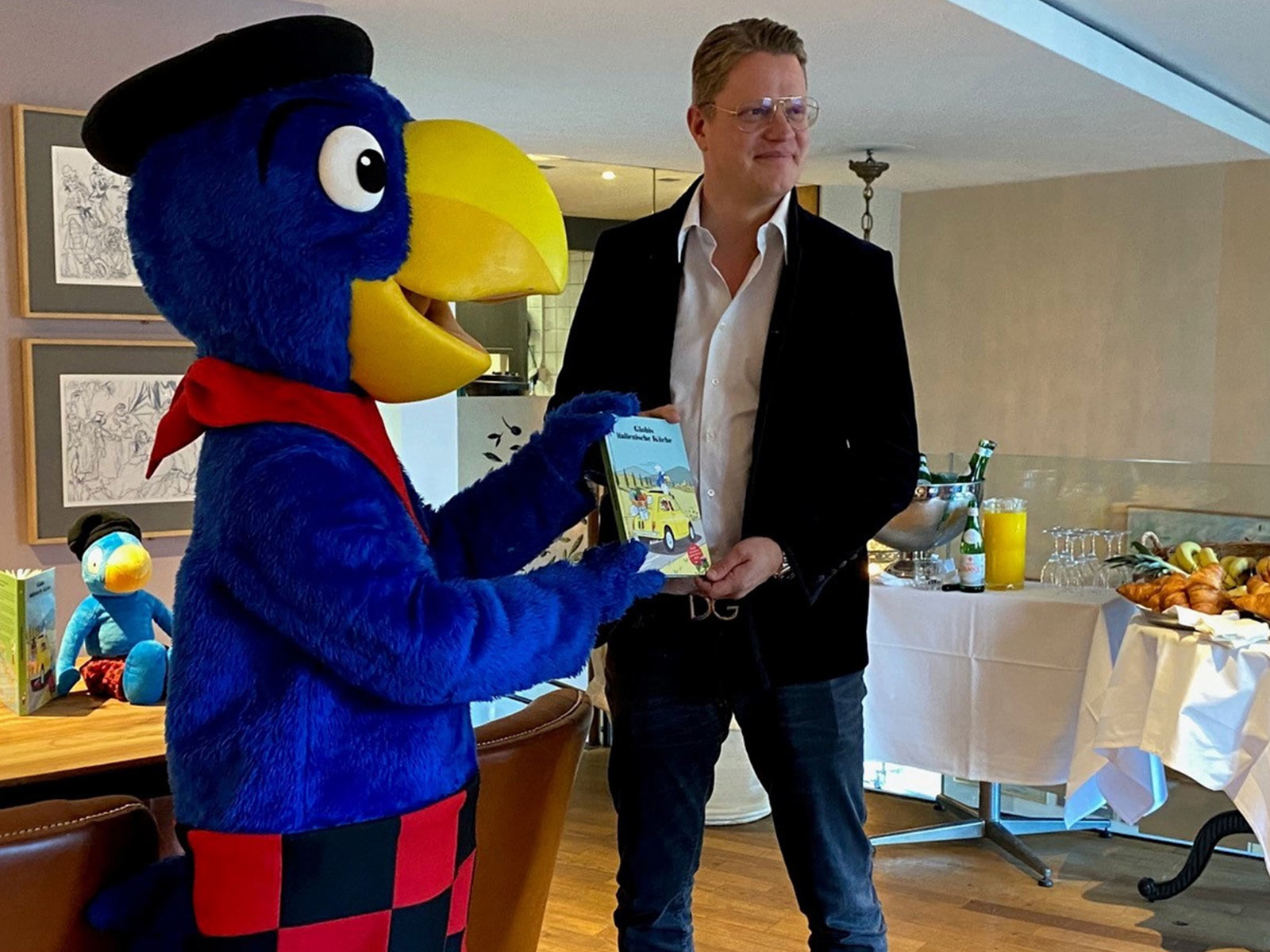 Globi mit Rudi Bindella Jr.