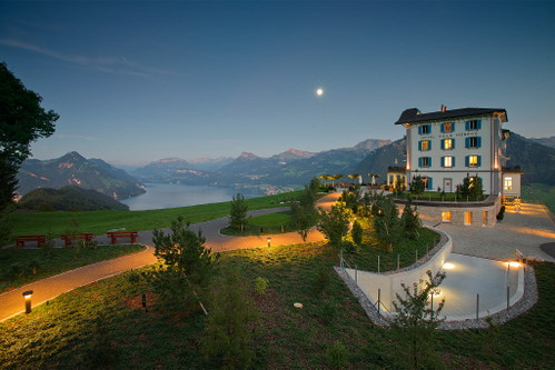 Das «Hotel Villa Honegg» über dem Vierwaldstättersee