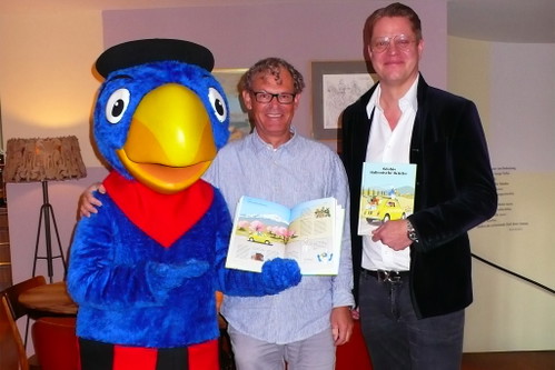 Globi gemeinsam mit Walter Pfenninger und Rudi Bindella Jr.