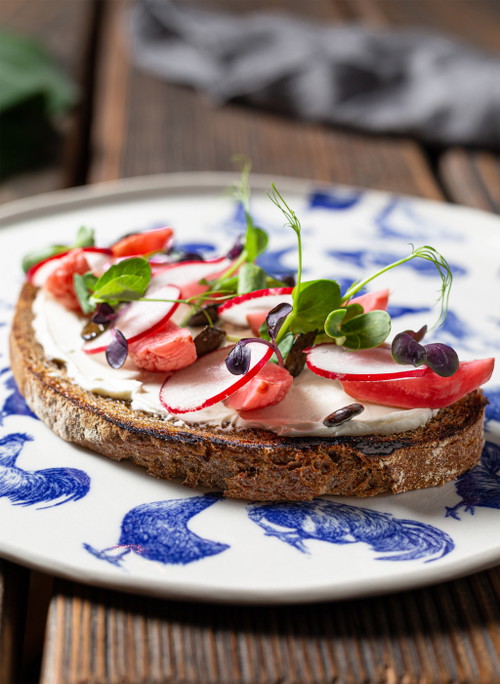 Frischkäse mit Radiesli und Erdbeeren