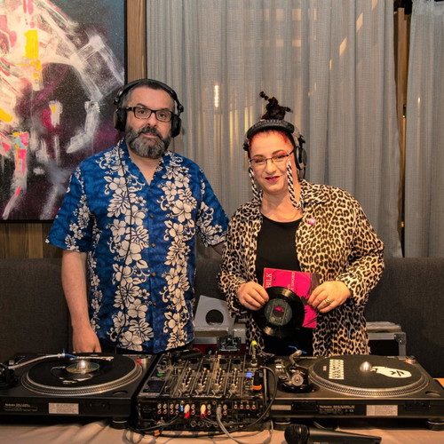 Die DJs Mr. Farmer und Mama Feelgood sorgten bei der Eröffnung für Stimmung.