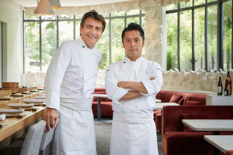Für L'Abysse, das japanische Zwei-Sterne-Restaurant im Erdgeschoss, zeichnet der Sushi-Meister Yasunari Okazaki verantwortlich.