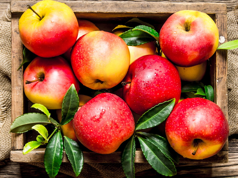 Red apples