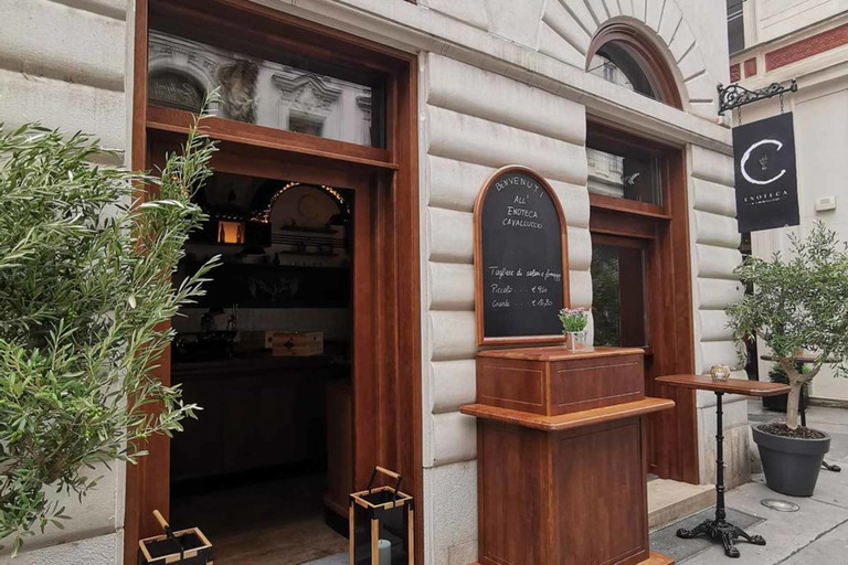 Der Eingang zur Enoteca in der Spiegelgasse