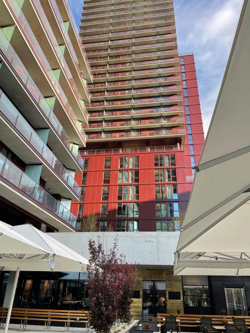Das »Schakko« im Schatten der »TrIIIple Towers«