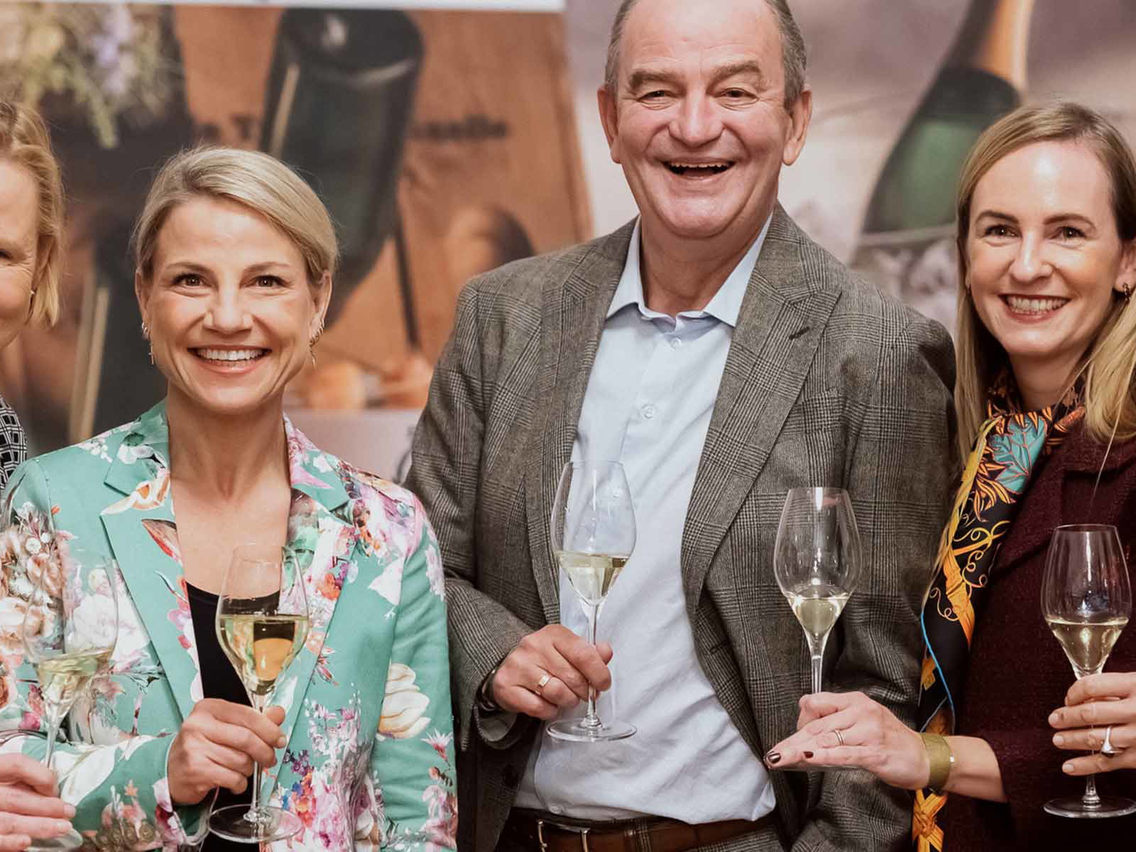 Die. neue Sekt-Botschafterin Kristina Sprenger im Kreise ihrer Vorgänger.