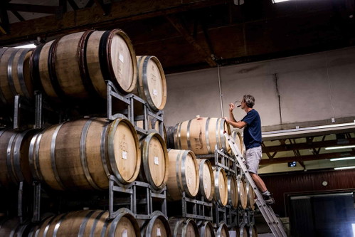 Im Hinterland von Christchurch liegt das Waipara-Gebiet, wo – wie bei Muddy Water – samtige Pinot Noirs gelingen.