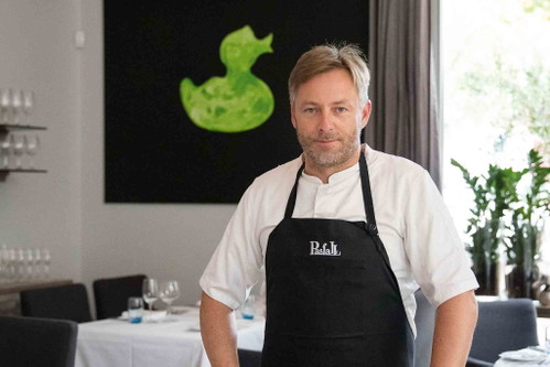 Thomas Pasfall bietet im Gourmet­tempel »Pasfall« Mittagessen, Dinner und Weinverkostungen an.