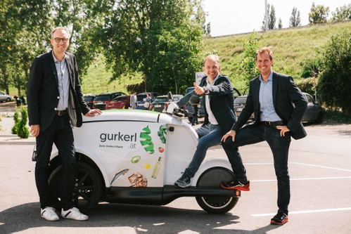 (v.l.n.r.): Stephan Lüger (Commercial Director bei gurkerl.at), Maurice Beurskens (CEO von gurkerl.at) und Stephan Höllerl (Head of Operations bei gurkerl.at)