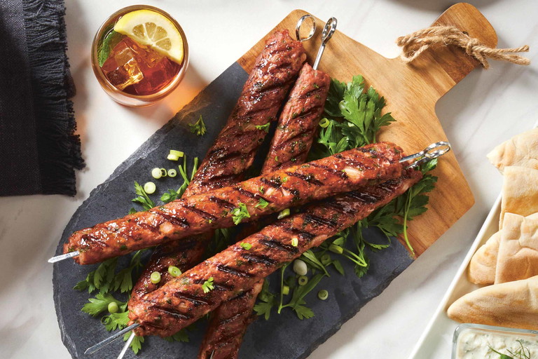 Plant Based:&nbsp;Pflanzenbasierte Alternativen zu Fleisch sind mittlerweile auch am Markt angekommen und haben eine hohe Akzeptanz bei Konsumenten.