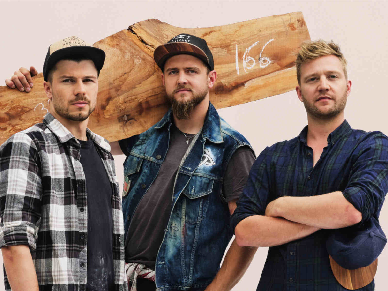 Mario Siller, Stefan Rehrl und Matthias Lienbacher: 2016 gründete das Trio Dreikant und revolutioniert seither die Möbelindustrie.