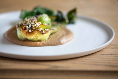 Zizi Hattabs Einflüsse auf ihre Küche sind vielfältig. Sie arbeitete in vielen Spitzenrestaurants wie dem «Cosme» in New York oder der «Osteria Francescana».