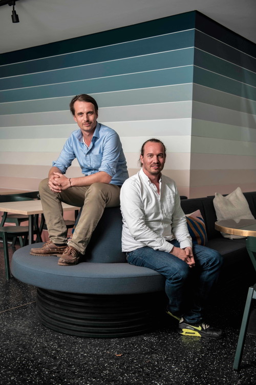 Markus und Beni Ott in der Lobby des «Hotel Greulich», das sie mit ihren Partnern seit Dezember 2019 betreiben. Bekannt sind sie vom «Spitz»