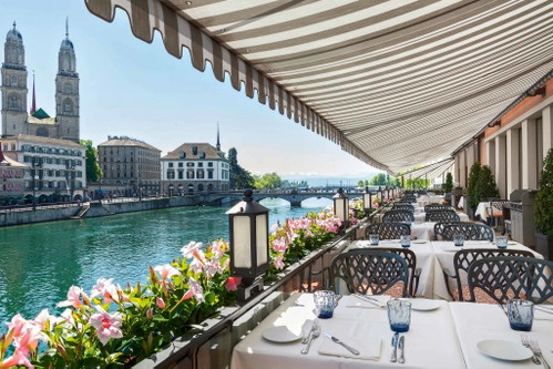 The&nbsp;bistro&nbsp;of&nbsp;the Hotel&nbsp;Storchen&nbsp;has one&nbsp;of&nbsp;the&nbsp;most beautiful&nbsp;terraces&nbsp;in&nbsp;Zürich.