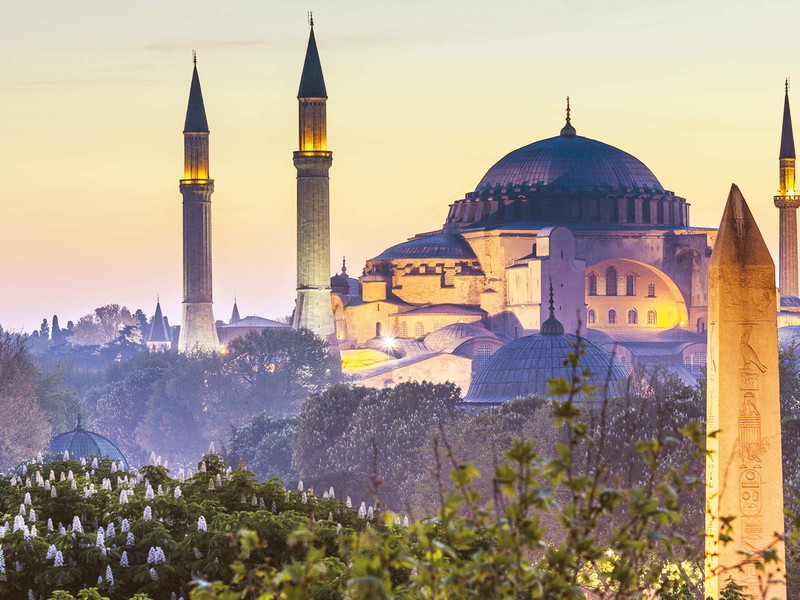The Blue Mosquue:&nbsp;in Istanbul, it is known as the Sultan Ahmed Mosque.