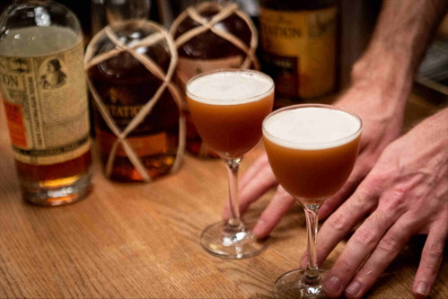 Cocktails mit Kaffee und Rum.