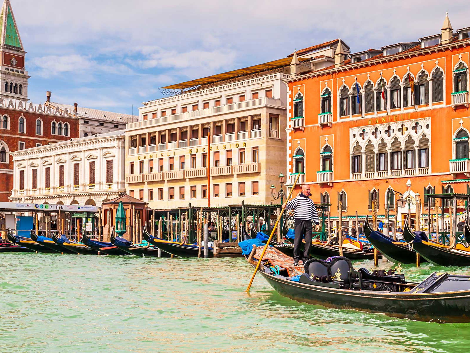 The Danieli hotel (right&nbsp;in the photo) stands for pure luxury.&nbsp;
