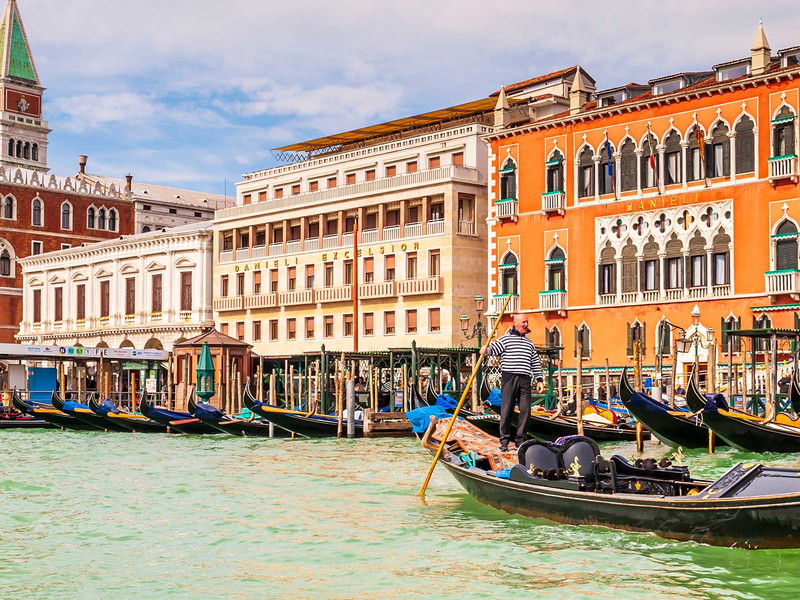 The Danieli hotel (right&nbsp;in the photo) stands for pure luxury.&nbsp;