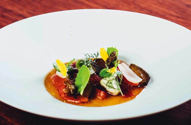 Ähnlich wie das «Noma» in Dänemark wechselt auch das «100/200» in Hamburg für mehrere Monate im Jahr zu einer vegetarischen Karte.&nbsp;