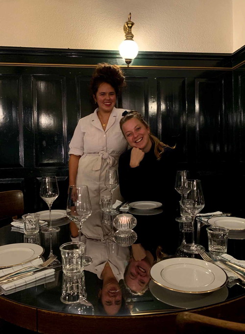 Linda Hüsser mit Meret Diener