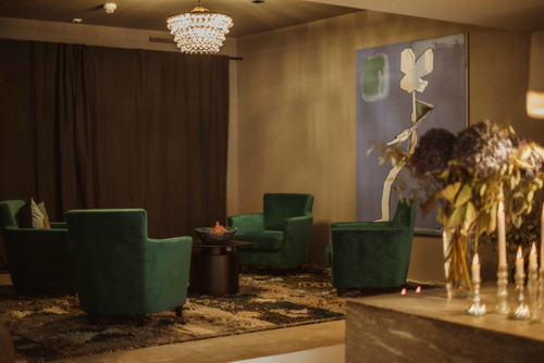 Das Lounge des neuen Design Studios von Max Chocolatier