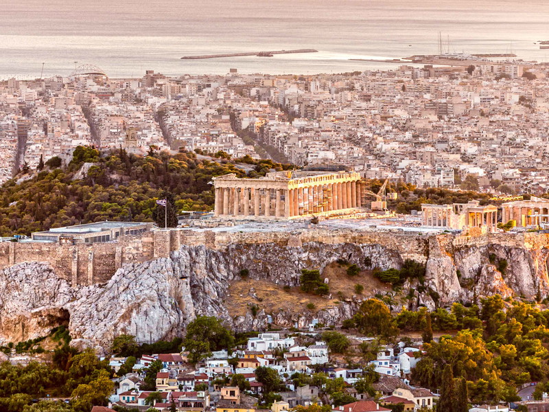 Die Akropolis thront seit 2500 Jahren über Athen. Die griechische Metropole ist gerade in der kühleren Jahreszeit einen Besuch wert.