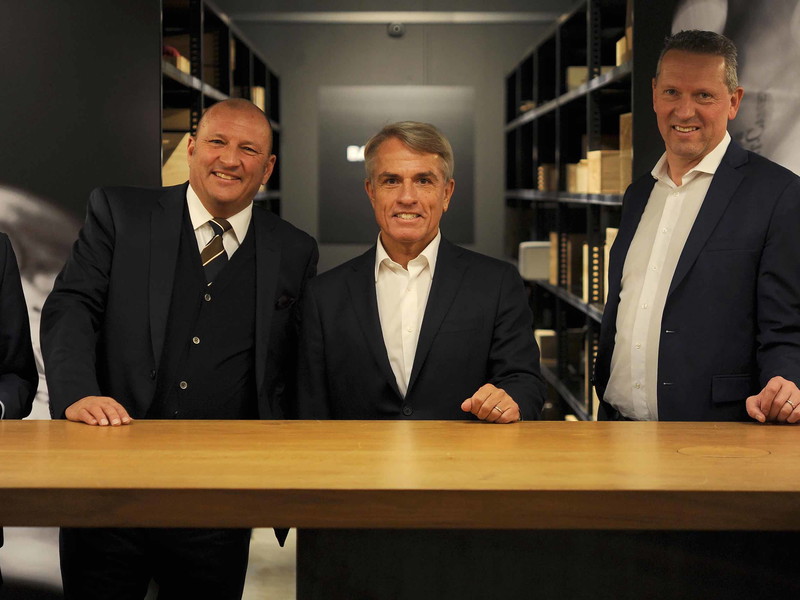 Die neue Geschäftsleitung von Baur au Lac Vins: Marc Almert,&nbsp;Jimmy Roser, Eigentümer Andrea Kracht, Stephan Radloff und Jürg Thomann