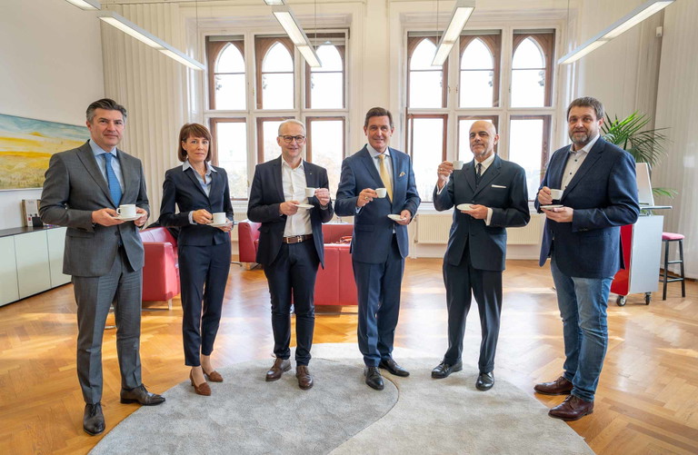 Representatives from the organisations&nbsp;including the City of Vienna,&nbsp;involved in the initiative.