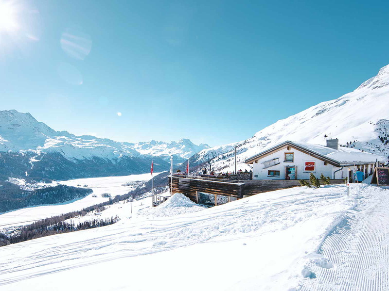Im «El Paradiso» ist der Name Programm: Das Lokal gehört zu den besten Skihütten im Engadin.
