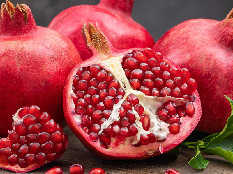 Um keine andere Frucht ranken sich so viele Mythen wie um den Granatapfel.