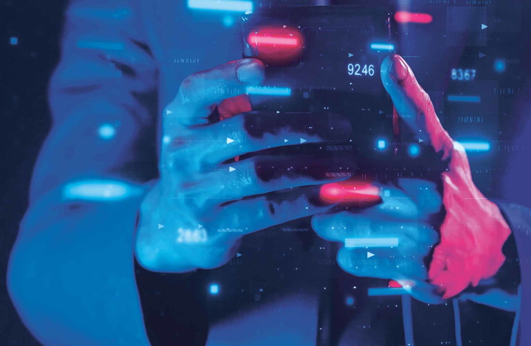 Das Smartphone wird bereits vielerorts für den Bezahlvorgang verwendet. Künftig könnte dieser auch mit einem Iris-Scan erfolgen.