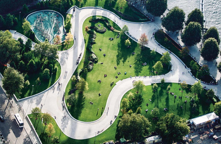 Architektur dient dem Menschen, der Gedanke der Gemeinschaft – wie hier in den Jubilee Gardens in London – steht im Fokus. Das impliziert, möglichst viele Stimmen zu hören.