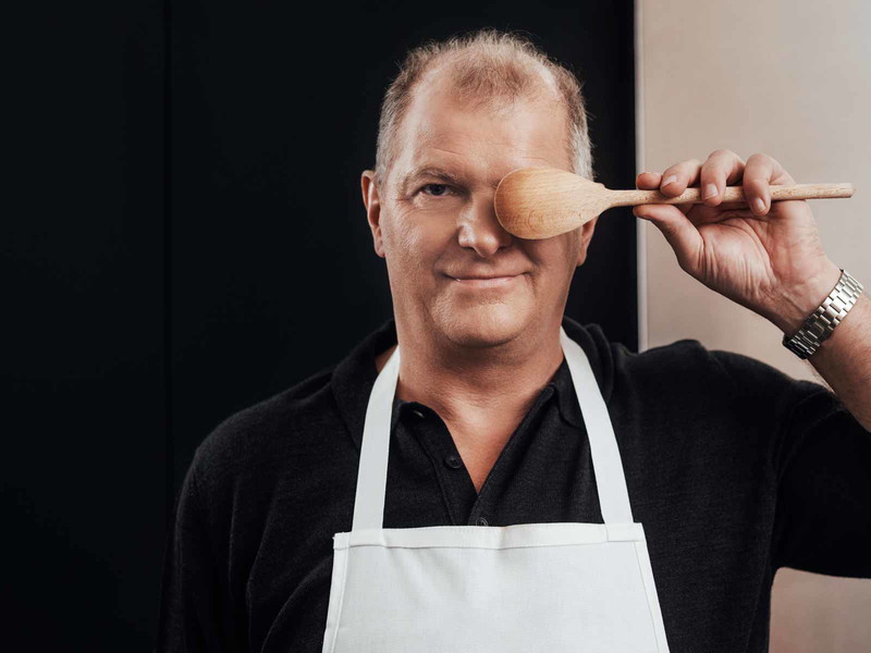 Wenn Burgtheaterdirektor Martin Kušej zum Kochlöffel greift, darf man sich auf fantastische Kreationen freuen.