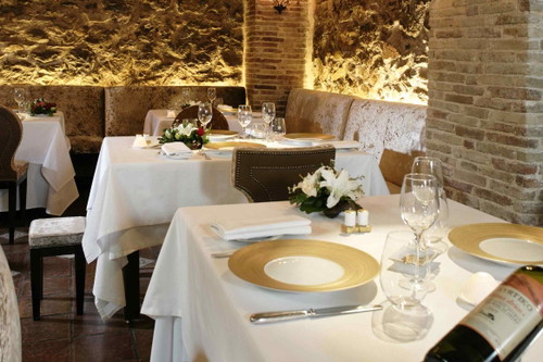 Im »Spondi« von Küchenchef Angelos Lantos, mit zwei Michelin-Sternen dekoriert, muss maneinmal gegessen haben.