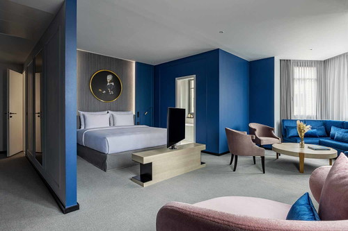 Corner Suite
