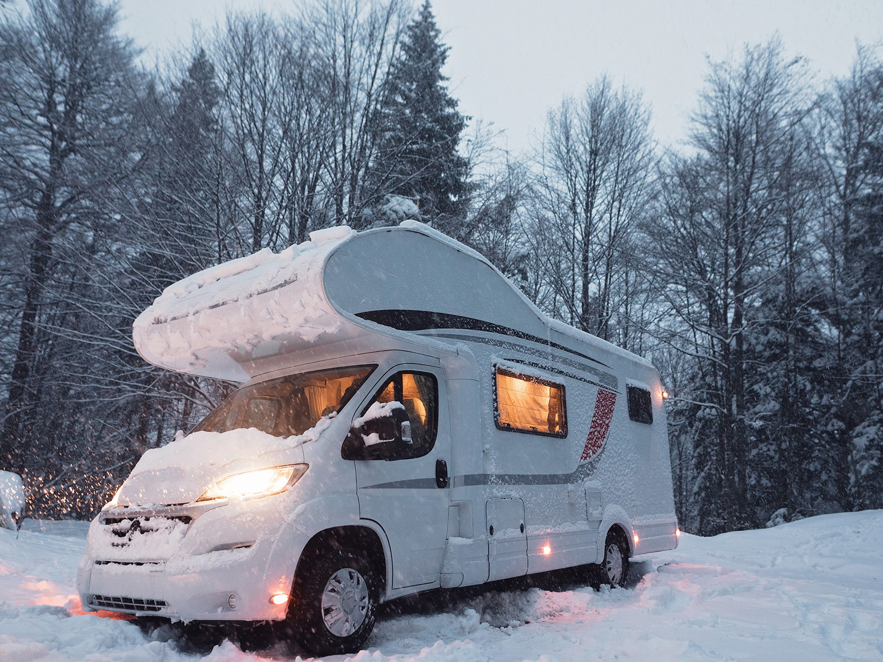 Camping: Schnee und Minusgrade schrecken nicht ab.