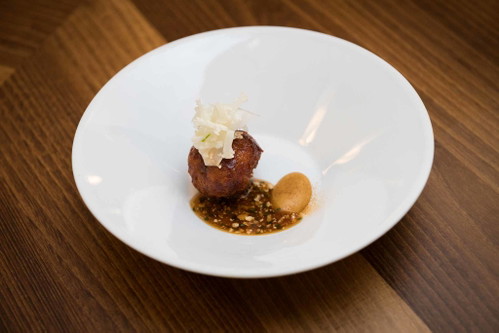 »Blumenkohl und Miso Creme« von Andreas Caminada