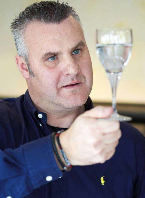 »Es gibt eigentlich kein schlechtes Mineral- oder Heilwasser.« Armin Schönenberger