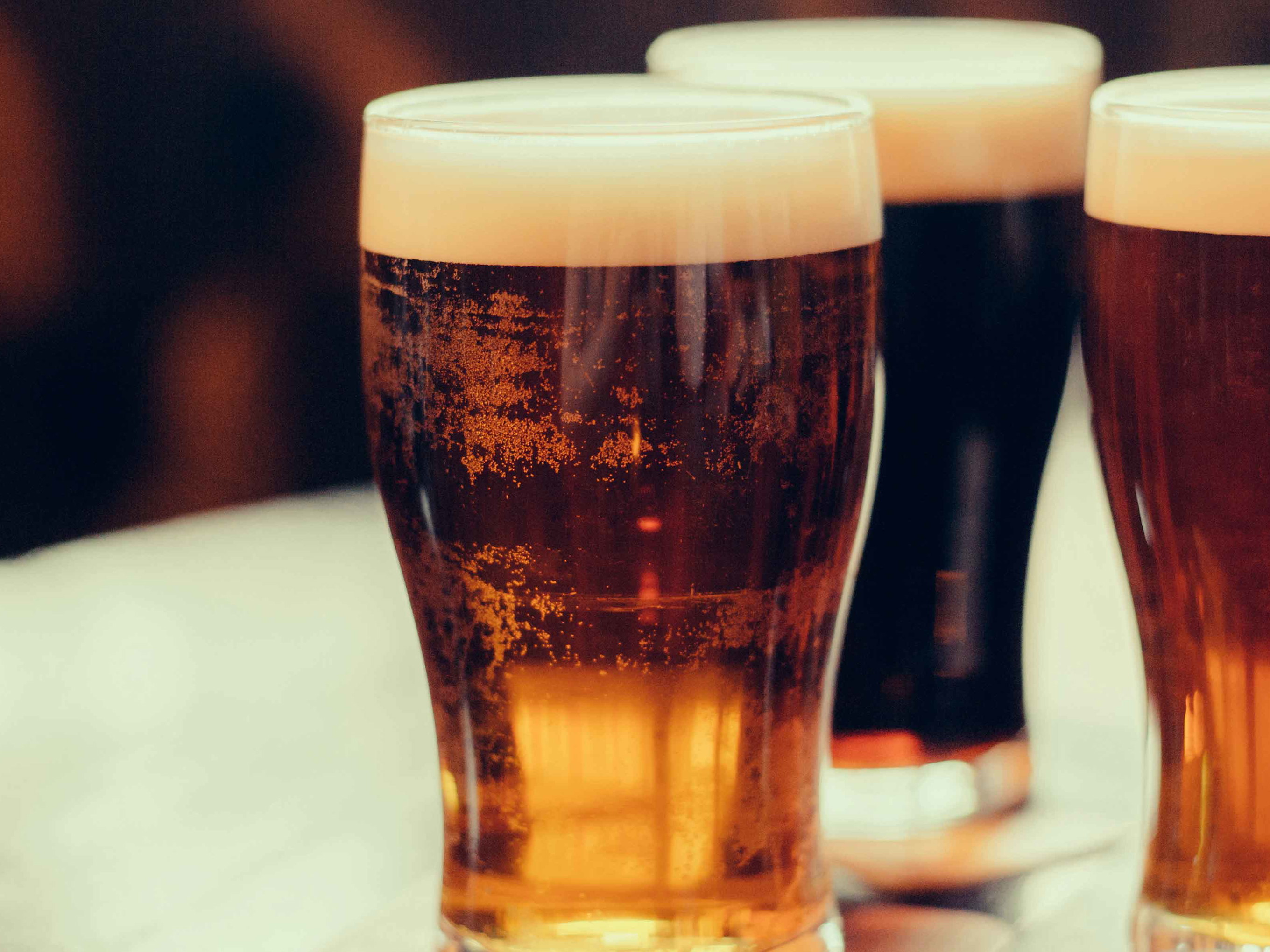 Der Krieg gegen die Ukraine schlägt sich auch am Biermarkt nieder.
