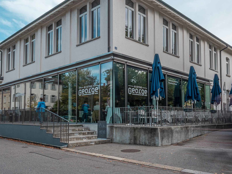 Das Bistro befindet sich unter demselben Dach wie das Fotomuseum.
