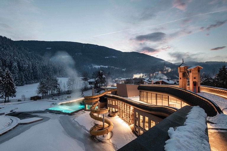 Das verschneite «Falkensteiner Family Resort Lido»