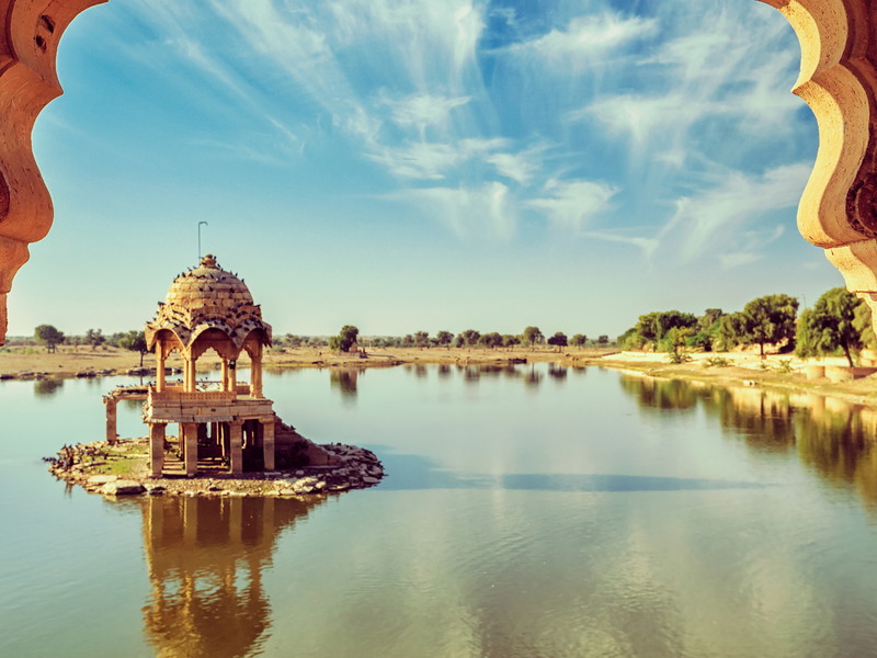 The Gadi Sagar lake is a&nbsp;famous&nbsp;tourist attraction in North India