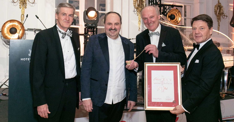 Josef Zotter wurde in Hamburg geehrt. Die Laudatio hielt Spitzenkoch Johann Lafer.