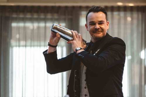 Dominik Wolf (»Viertel 4«), der auch den Cocktail Summer Cup initiiert und die Group »Rick Gin« gewonnen hat.