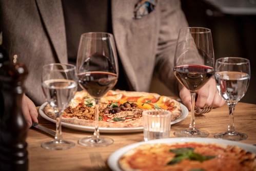 Rudi Bindella jr. setzt noch einen drauf: In der Schweiz wird er bald ein Gourmetlokal mit Pizza&nbsp;und Wein eröffnen.