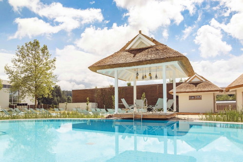 In der oberösterreichischen »Therme Geinberg« liegen nur wenige Meter zwischen der orientalischen Welt aus 1001 Nacht und karibischem Flair.