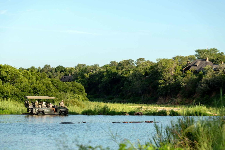 Setting out for a drive from Singita Ebony Lodge